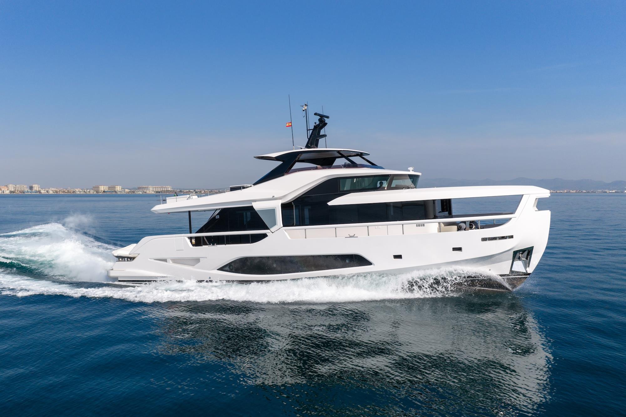 2025 FERRETTI YACHTS INFYNITO 80 